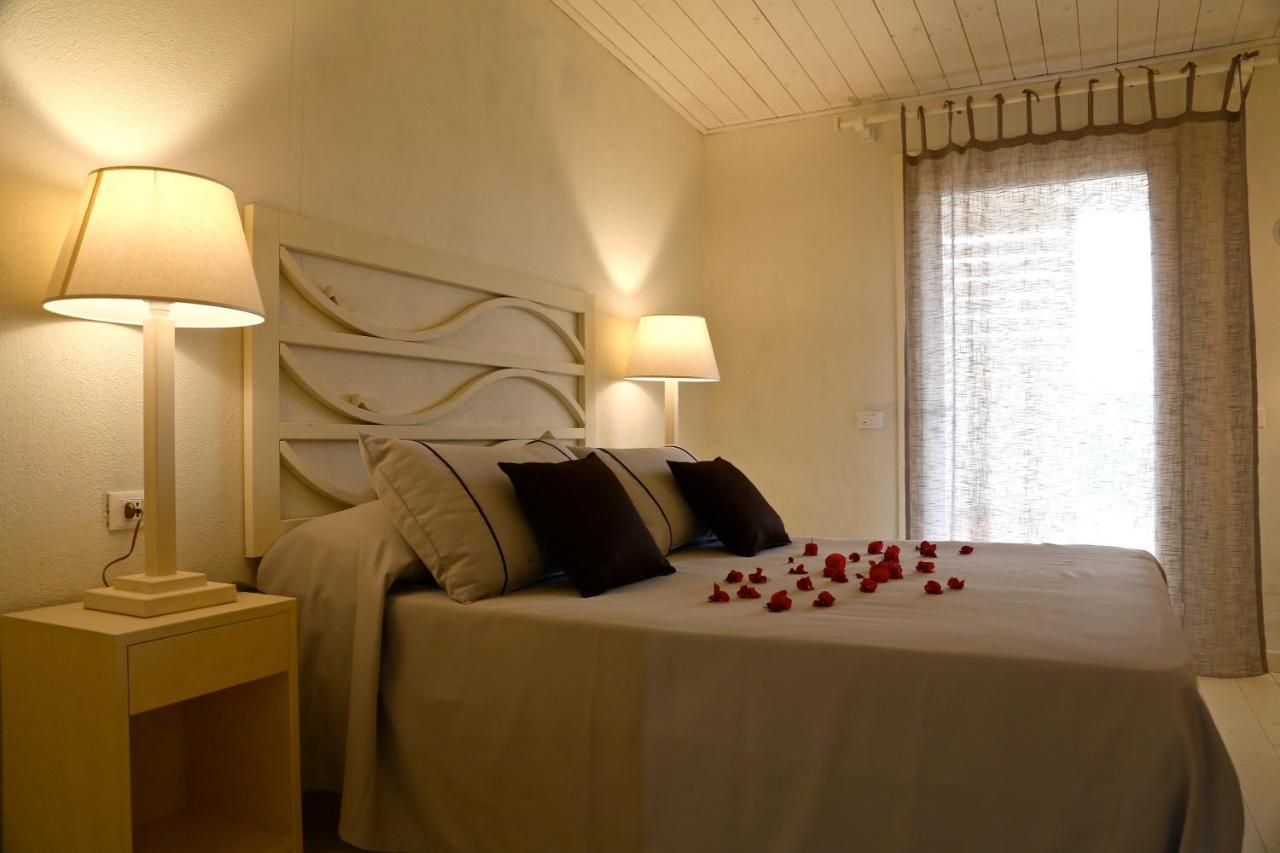 Residence Les Oliviers Porto Azzurro Eksteriør bilde